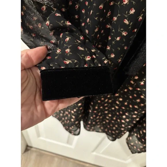 LUSH Black Floral Velvet Trim Long Sheer Sleeve Mini Dress Size S Party - Picture 3 of 4